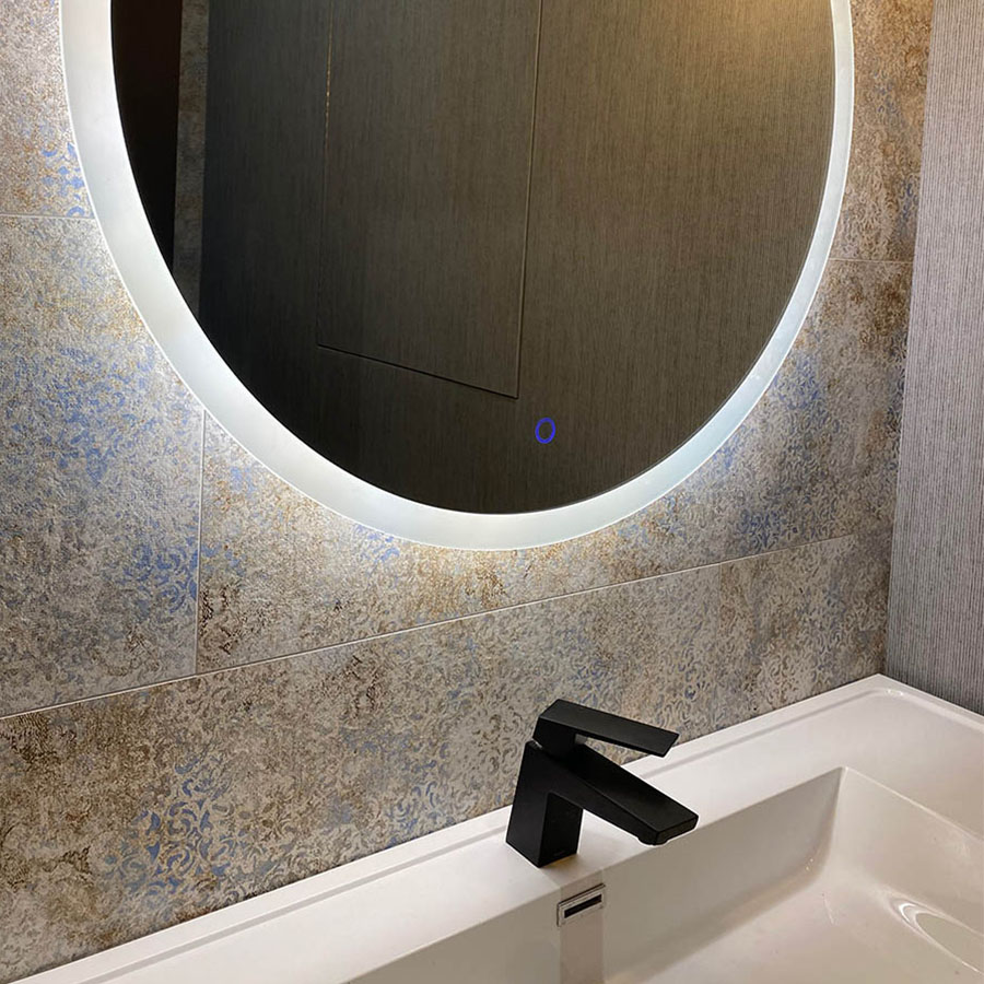 Luxury, multi-story building in Ukrainian Village